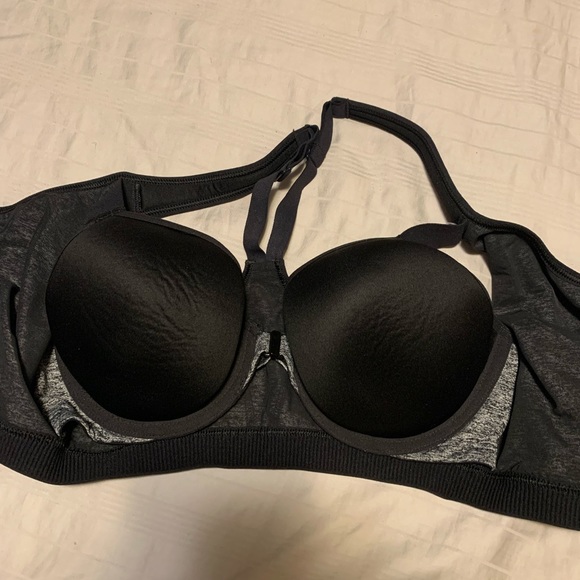 VS Sports Bra - Picture 3 of 7